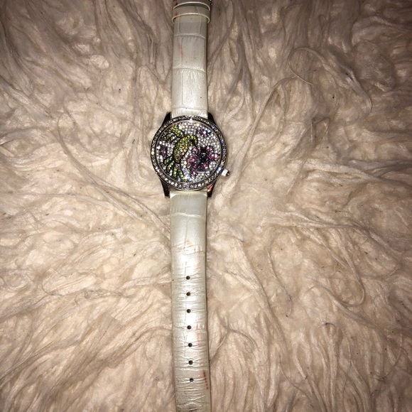 Victoria Wieck crystal hummingbird watch. - Picture 6 of 8